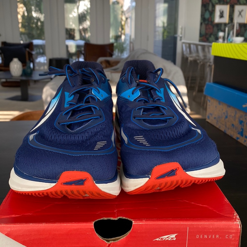 ALTRA PARADIGM 6